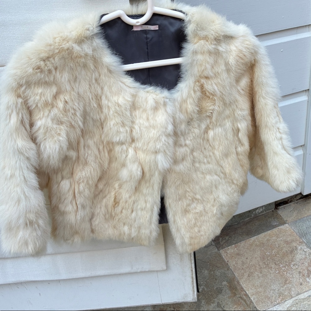 Elegant Cream Faux Fur Women's Jacket